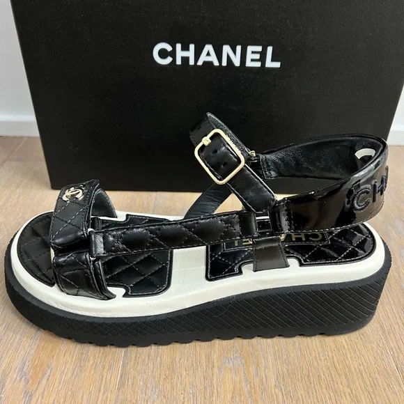 Chanel 2022 “Road to the Sun” sandal - Picture 4 of 13